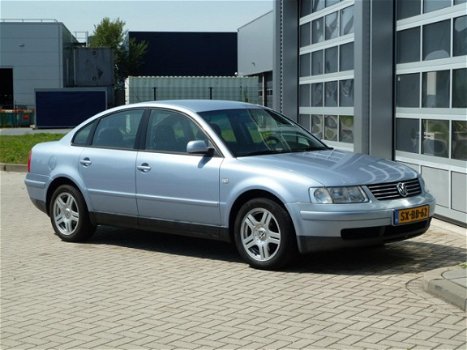 Volkswagen Passat - 2.8 V6 syncro Highline BJ.1998 LEDER | CLIMA - 1