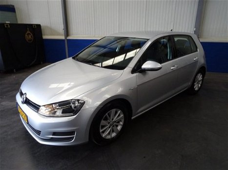 Volkswagen Golf - 1.6 TDI Trendline BlueMotion - 1