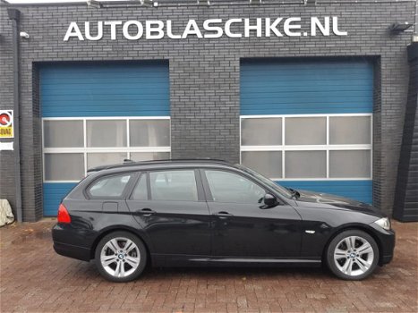 BMW 3-serie Touring - 320i Business Line Navi/Leer/Xenon Automaat - 1