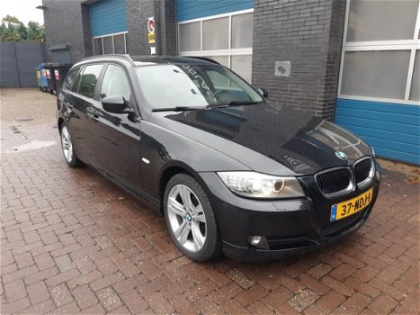 BMW 3-serie Touring - 320i Business Line Navi/Leer/Xenon Automaat - 1