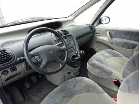 Citroën Xsara Picasso - 1.8i-16V nette auto met trekhaak en airco - 1