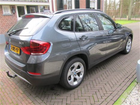 BMW X1 - 2.0d 183pk sDrive High Exe, Panoramadak, Navi, Leder, Trekhaak, - 1