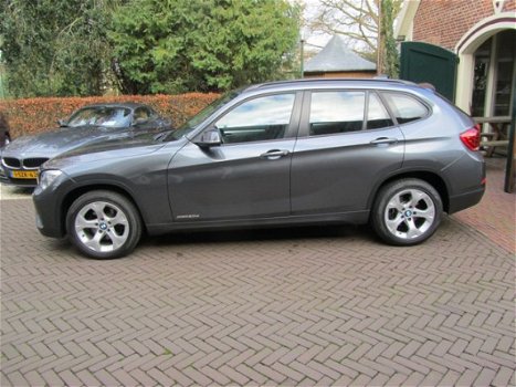 BMW X1 - 2.0d 183pk sDrive High Exe, Panoramadak, Navi, Leder, Trekhaak, - 1