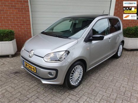 Volkswagen Up! - 1.0 high up Cup Up, 75 PK, Panorama dak, LM, Stoelverwarming, 1e eigenaar - 1