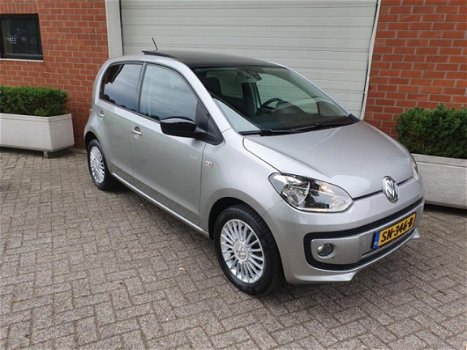 Volkswagen Up! - 1.0 high up Cup Up, 75 PK, Panorama dak, LM, Stoelverwarming, 1e eigenaar - 1