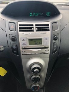 Toyota Yaris - 1.3 VVTi Sol 5DR NAP APK Airco Trekhaak Elektrische Pakket