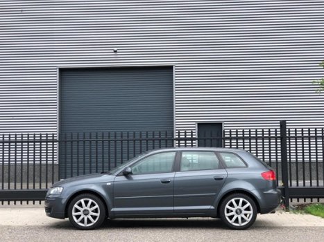 Audi A3 Sportback - 2.0 FSI Automaat - Clima, Cruise, PDC, Trekhaak - 1