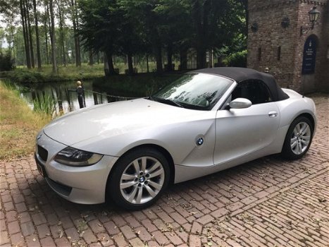 BMW Z4 Roadster - 2.0i Introduction - 1