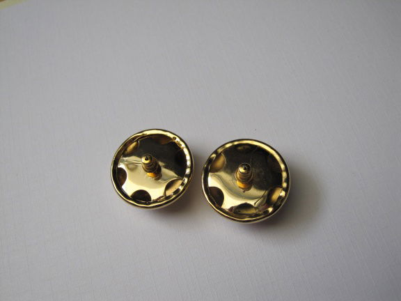 Oorbellen Sarah Coventry goudkleurige knoppen 2.5 cm - Afbeelding 2