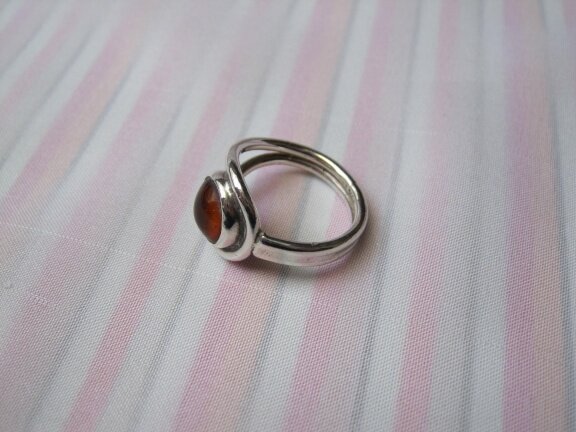 Zilveren ring maat 18 lusmodel met ronde barnsteen - Afbeelding 2