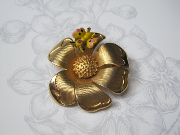 Broche Beau Jewels goudkleurige bloem met geel roze vlindertje 4.6x4.4 cm. - Afbeelding 8