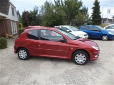 Peugeot 206 - 1.4 Forever ABS/AIRCO/PARROT CARKITT APK 27-10-2020 / DISTRI.RIEM V.V. BIJ 110000 KM