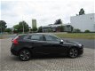 Volvo V40 - 2.0 D2 R-Design Bns bj.10-2015, 178.000km, btw auto, inr.mog - 1 - Thumbnail