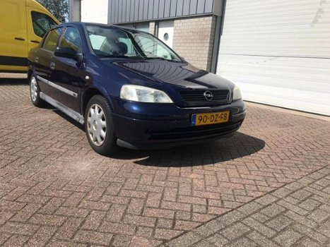 Opel Astra - 1.6-16V Club - 1