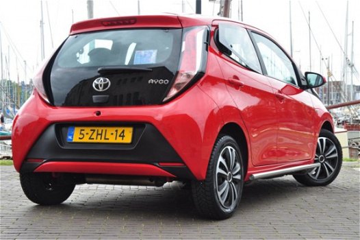 Toyota Aygo - 1.0 VVT-i x-play 2015 led sidebars bleutooth - 1