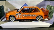 BMW E30 DTM No 19 JAGERMEISTER 1992 1:18 Solido