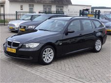 BMW 3-serie Touring - 318d High Executive