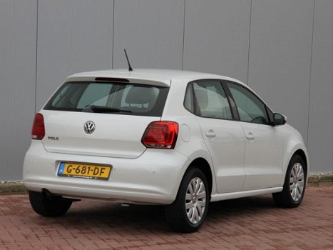 Volkswagen Polo - 1.6 TDI 90PK Comfortline 5DRS / CLIMA / CRUISE - 1