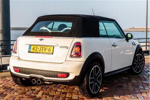 Mini Mini Cabrio - 1.6 Cooper S Chili Xenon | Leder | Sportstoelen | Clima | Cruise | PDC | NL Auto - 1