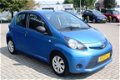 Toyota Aygo - 1.0 VVTI-NOW AIRCO RIJKLAAR INCL. 6 MND BOVAG - 1 - Thumbnail