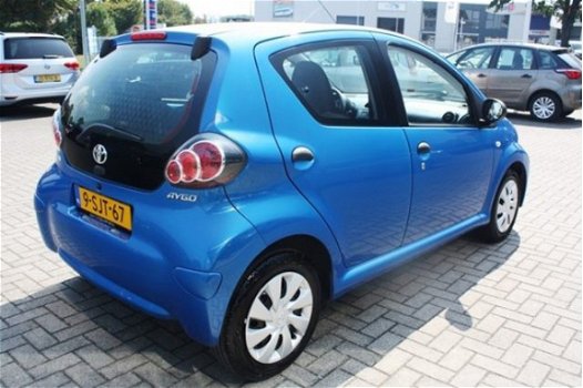 Toyota Aygo - 1.0 VVTI-NOW AIRCO RIJKLAAR INCL. 6 MND BOVAG - 1