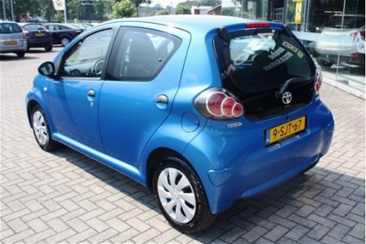 Toyota Aygo - 1.0 VVTI-NOW AIRCO RIJKLAAR INCL. 6 MND BOVAG - 1