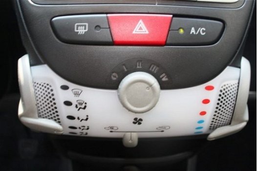 Toyota Aygo - 1.0 VVTI-NOW AIRCO RIJKLAAR INCL. 6 MND BOVAG - 1