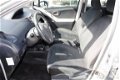 Toyota Yaris - 1.3 VVTI SOL RIJKLAAR INCL 6 MND BOVAG - 1 - Thumbnail