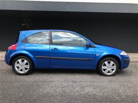 Renault Mégane - 1.6-16V Dynamique Comfort - 1