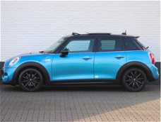 Mini Mini Cooper - coopers s 2.0 Cooper S (192 PK) Chili Serious Business Pano Navi 17 inch 5-deurs