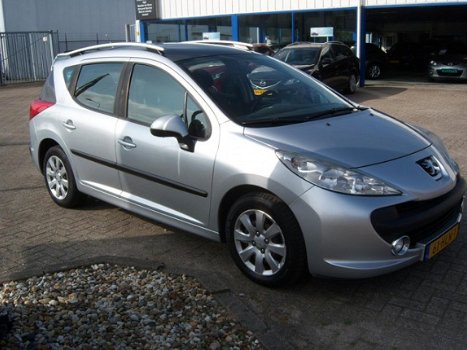 Peugeot 207 - 1.6 HDIF 16V 90PK 5D XS Trekhaak Panoramadak - 1