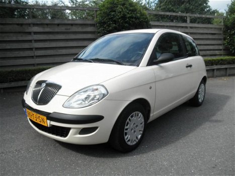 Lancia Y(psilon) - 1.2 Airco, Elektrische ramen, Stuurbekrachtiging, Nw APK - 1