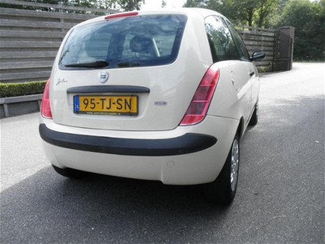 Lancia Y(psilon) - 1.2 Airco, Elektrische ramen, Stuurbekrachtiging, Nw APK - 1