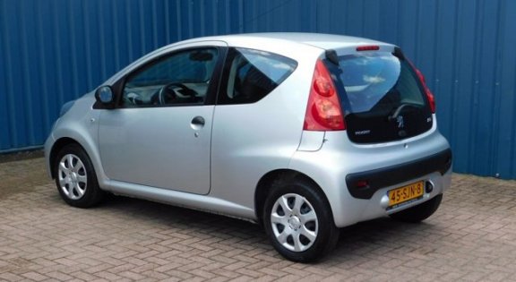 Peugeot 107 - 1.0-12V XR 