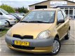 Toyota Yaris - 1.0-16V VVT-i Sol/Semi automaat/Stuurbkr/ - 1 - Thumbnail