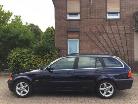 BMW 3-serie Touring - 320i Executive Automaat/Nette/Youngtimer - 1