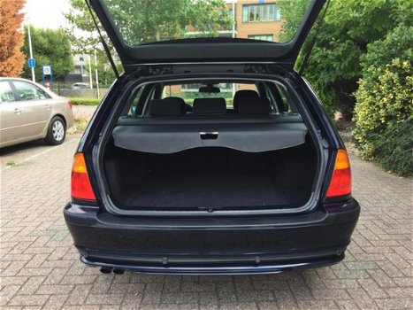 BMW 3-serie Touring - 320i Executive Automaat/Nette/Youngtimer - 1