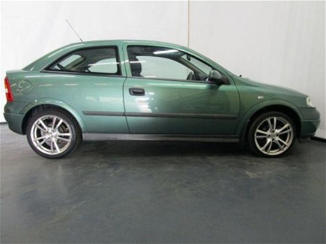 Opel Astra - 1.6 Club - 1