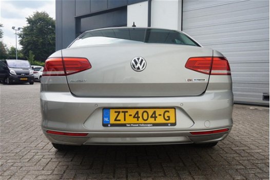 Volkswagen Passat - 1.6 TDI 120pk Connected Series+ | Navi | Pdc | Climate | Cruise - 1