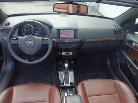 Opel Astra TwinTop - 1.8 141pk AUT Leer Nav Trekh Parksens Temptation Orig. NL - 1