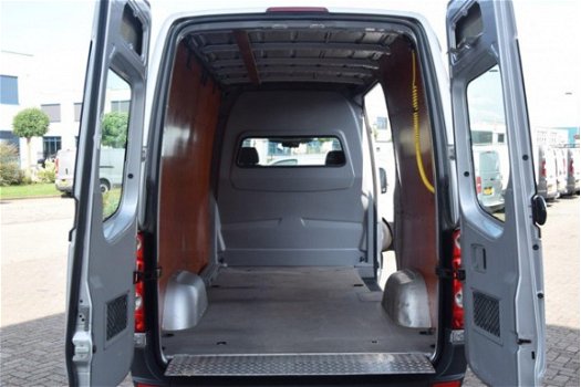 Volkswagen Crafter - 28 2.0 TDI L2H2 Laadklep 65.000km. 12-2012 - 1