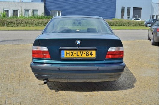 BMW 3-serie - 318i Colorline *Cruise, PDC, NAP Youngtimer - 1