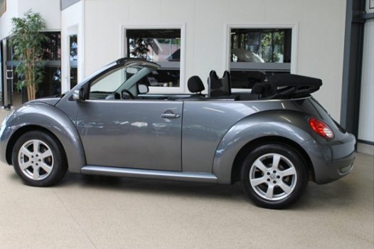 Volkswagen New Beetle Cabriolet - 1.6 102pk Highline 100% (Dealer) onderhouden label - 1