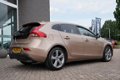 Volvo V40 - 1.6 T4 180PK Momentum - 1 - Thumbnail