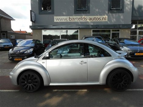 Volkswagen New Beetle - 2.0 85KW Highline incl beurt en apk - 1