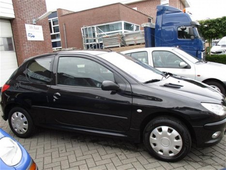 Peugeot 206 - 1.4 Gentry Automaat / Airco - 1