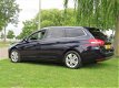 Peugeot 308 SW - 1.6 BlueHDI PANORAMA LMV NAVI CRUISE 108000km DEALER ONDERH. 1e EIGENAAR - 1 - Thumbnail