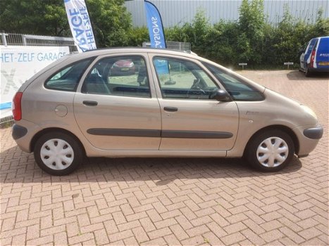 Citroën Xsara Picasso - 1.6i Différence Airco, Panorama dak, Elektrische raam/spiegel bediening - 1