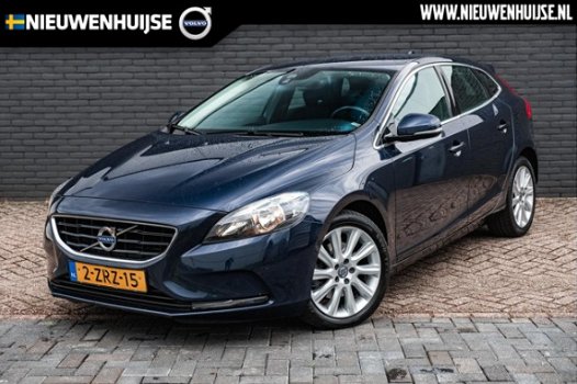 Volvo V40 - T4 Momentum 190PK | Parkeersensoren achter | Navigatie | Dealer onderhouden - 1