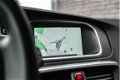 Volvo V40 - T4 Momentum 190PK | Parkeersensoren achter | Navigatie | Dealer onderhouden - 1 - Thumbnail